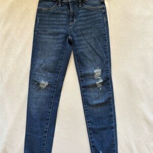 Old Navy Women's Skinny Jeans in Distressed Blue